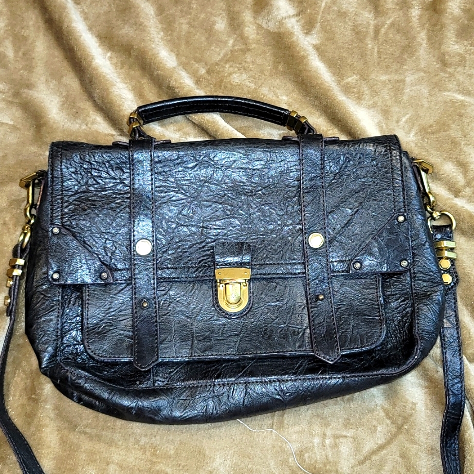 Oryany Messenger Bag